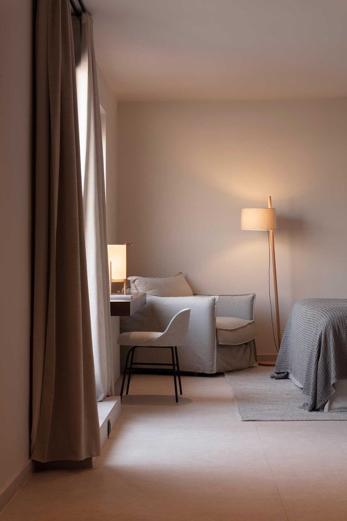 zona descans habitació suite hotel a Girona